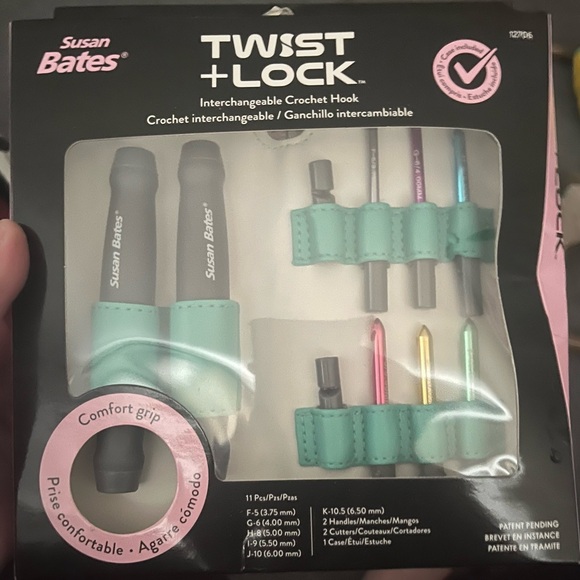 Susan bates twist and lock crochet hooks - Picture 1 of 2
